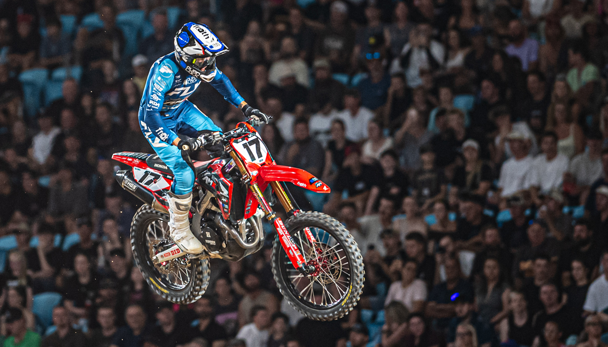 Ws25 Australiangp Savatgy Crowd 1200x686